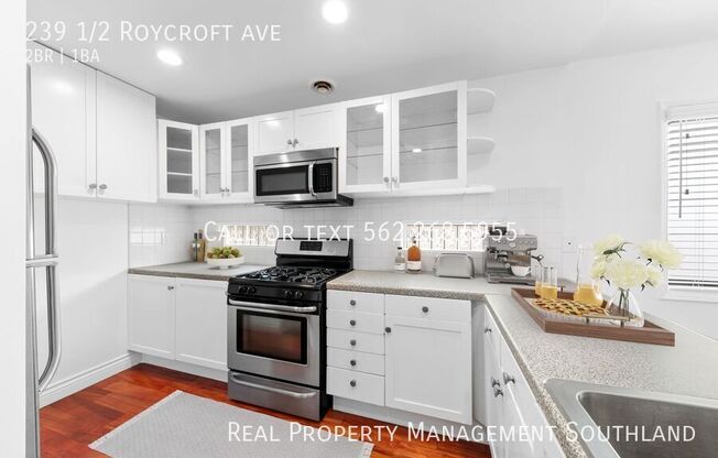 239 1/2 ROYCROFT AVE