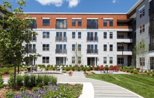 1 bed, 1 bath, 766 sqft, $2,467, Unit 336