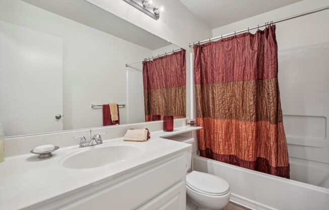 2 beds, 2 baths, 940 sqft, $1,925, Unit 260