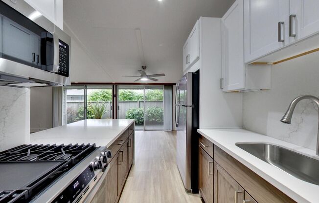 1 bed, 1 bath, 720 sqft, $2,457, Unit 23