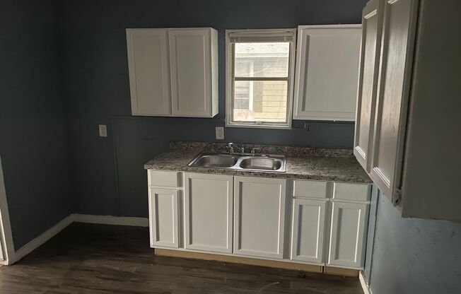 2 Bedroom 1 Bathroom South Dallas