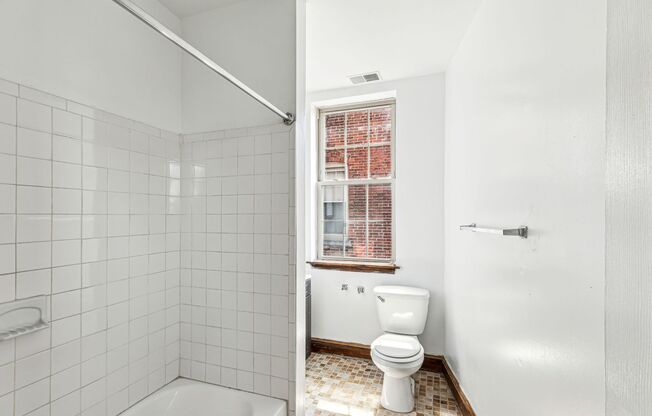 Studio, 1 bath, 350 sqft, $800, Unit A203