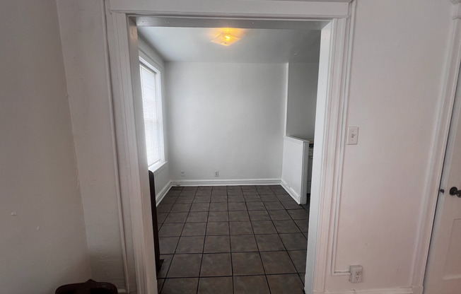 Studio, 1 bath, 450 sqft, $945, Unit 414