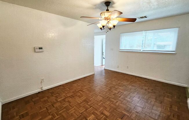 Updated 3 Bed with Large Bonus Room