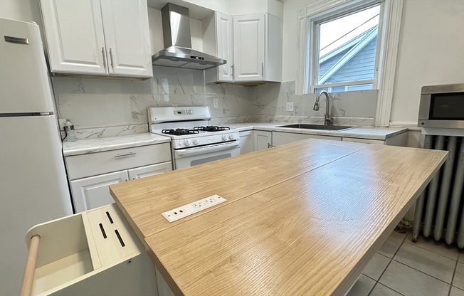 76 FAYWOOD AVE