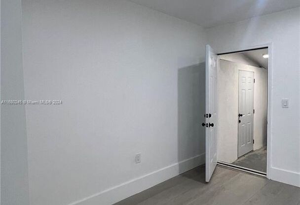 2 beds, 1 bath, 820 sqft, $2,950, Unit 12 NE 49th St # unit 12 (A11680245)