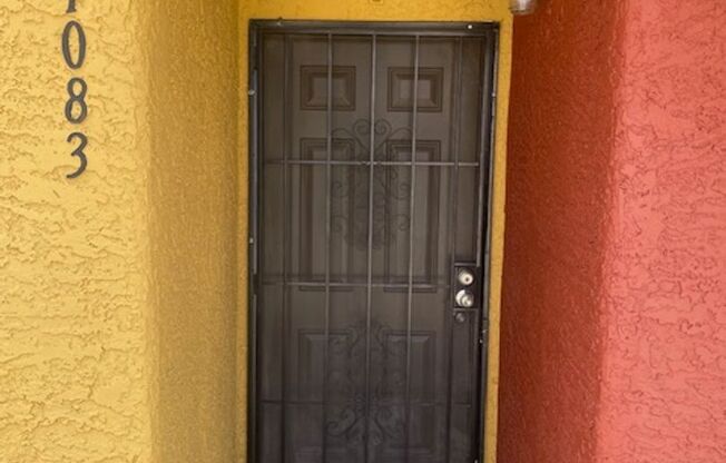 2 beds, 2 baths, $1,375, Unit UNIT 1083