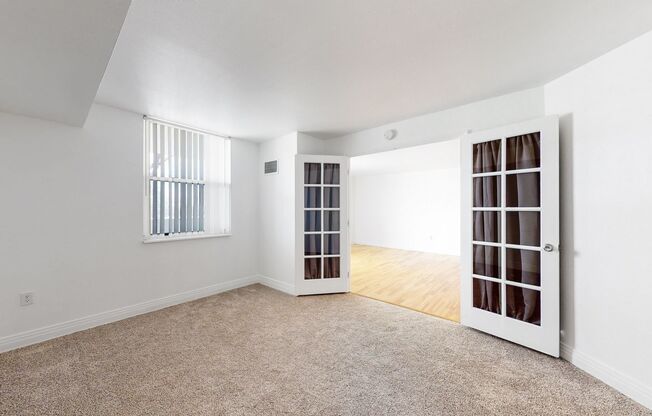 2 beds, 2 baths, 873 sqft, $1,810, Unit 601 W 11th Ave