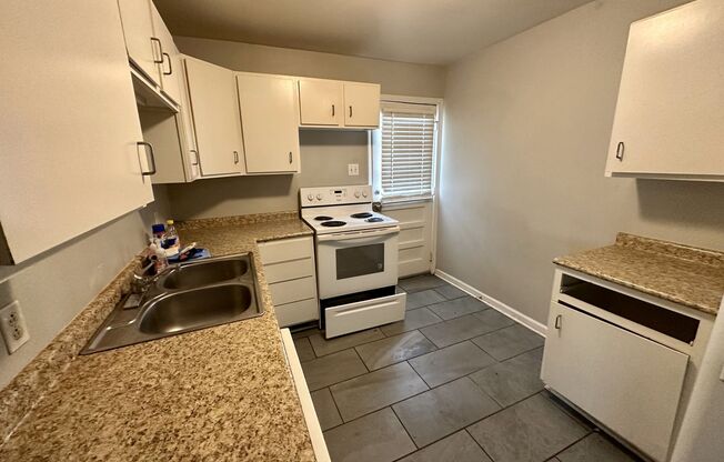 Memorial Drive - 1860 / 1862 / 1864