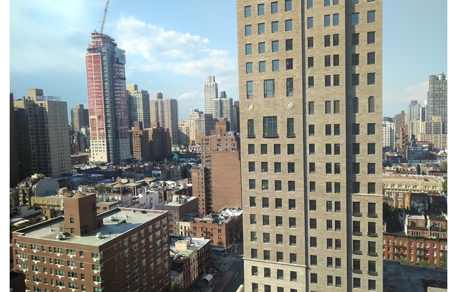 1 bed, 1 bath, $4,950, Unit 23D