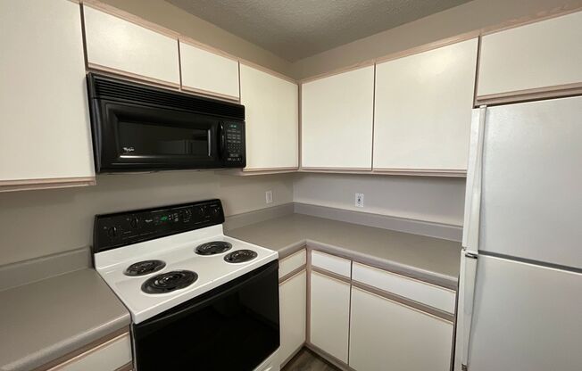 1 bed, 1 bath, 765 sqft, $1,075, Unit 2750-2