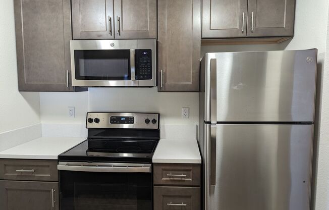 1 bed, 1 bath, 610 sqft, $1,725, Unit F303
