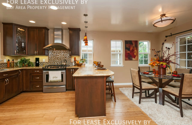 1004 E 5 AVE