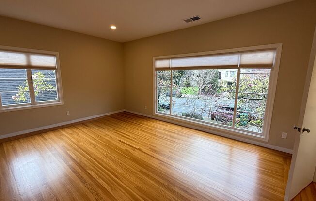 4172 Howe St - Duplex