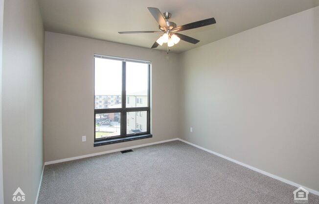 1 bed, 1 bath, 758 sqft, $1,145, Unit 5521-5235