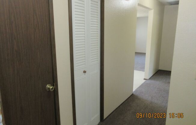 2 beds, 1 bath, $1,295