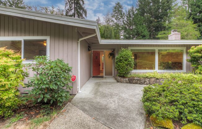 Getaway in the city! Established neighborhood in Bellevue