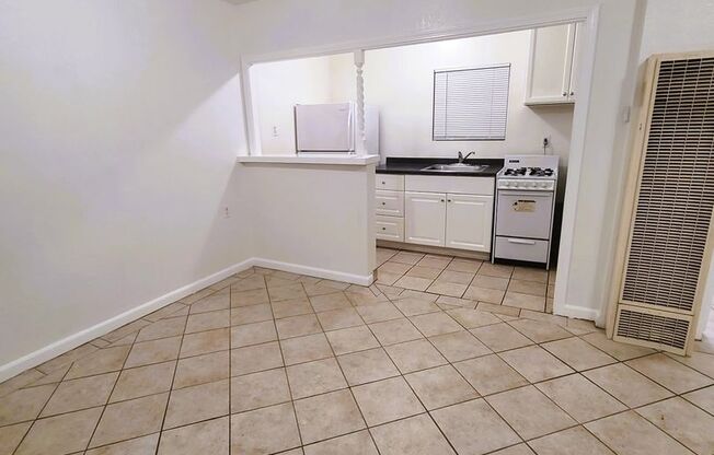 1425 MacArthur Blvd (aka 1425 Grand Ave)