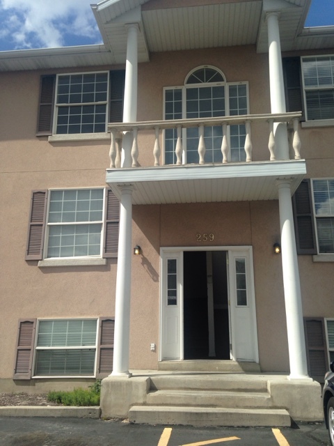 Two Bedroom Lexington Condo | Contract Sale: Available May 7th |
