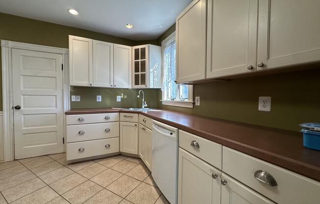 4 beds, 1.5 baths, 1,632 sqft, $3,800