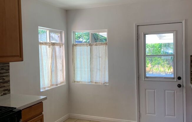 3 beds, 1 bath, $3,250