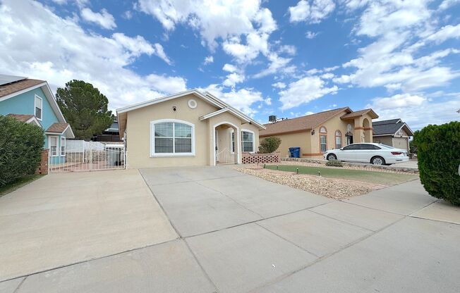 East El Paso 3 bed Refrig A/C