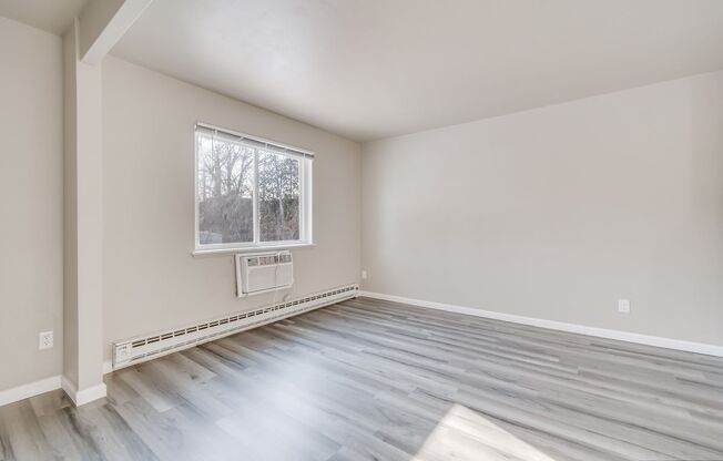 2 beds, 1 bath, 700 sqft, $999, Unit 1245 - 3