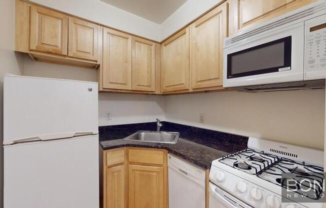 306 W 73 ST