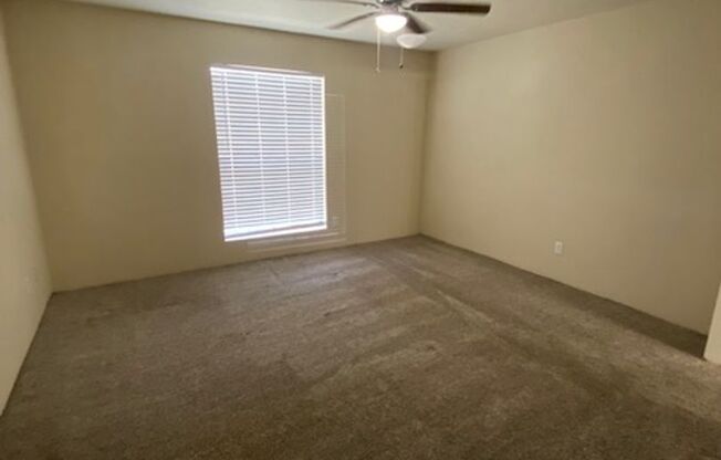1 bed, 1 bath, 703 sqft, $850, Unit 1905