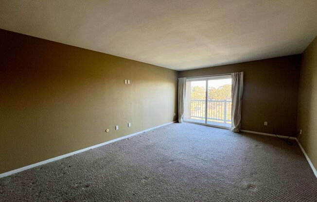 Spacious 1BR Condo in the Heart of Normal Heights – Prime Location + Parking! (Pre-leasing! Move in ready in early April)