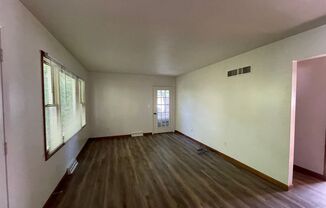 2 beds, 1 bath, $995