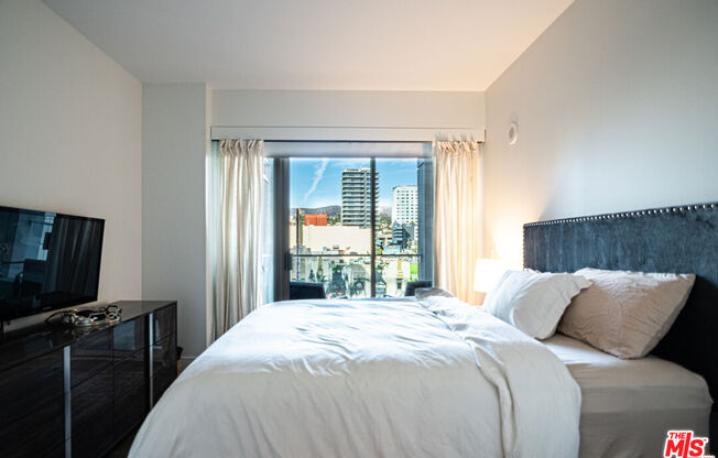 2 beds, 3 baths, 1,720 sqft, $8,500, Unit 6G