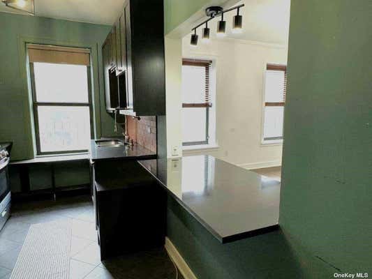 1 bed, 1 bath, $2,200, Unit 2F