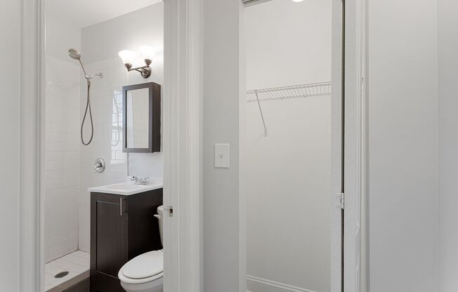 Studio, 1 bath, 375 sqft, $1,495, Unit 609