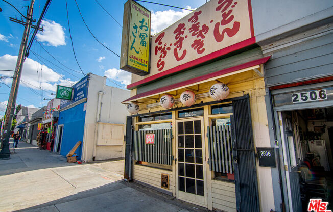 2507 E 1 ST