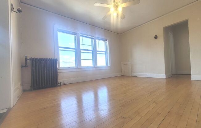 Studio, 1 bath, $895, Unit 39