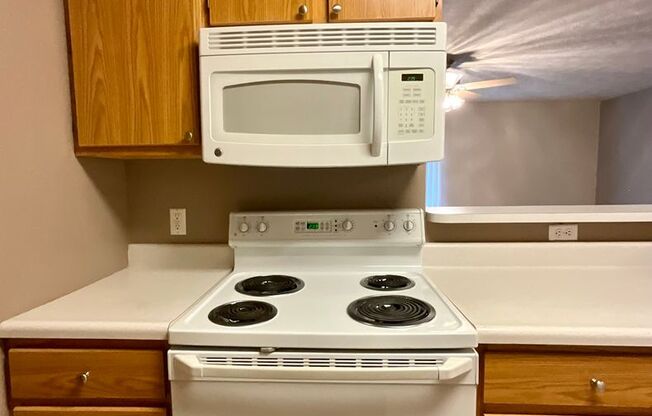 1 bed, 1 bath, 843 sqft, $990, Unit 05-301