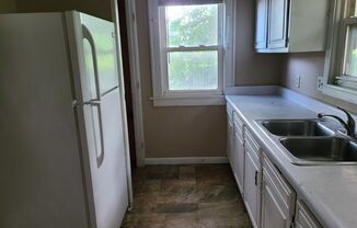 2 beds, 1 bath, $795