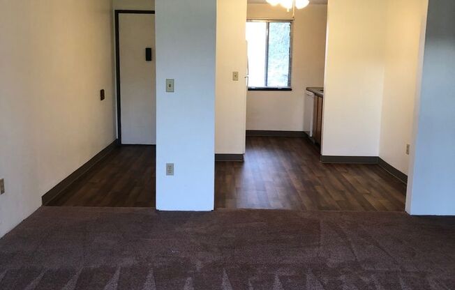 3 beds, 1 bath, 950 sqft, $1,600, Unit G-03