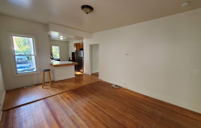 2 beds, 1 bath, 1,015 sqft, $1,200, Unit 679- DN