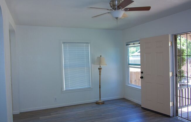 Cute 1 bedroom, 1 bathroom home in Pinedale offering many nice amenities.