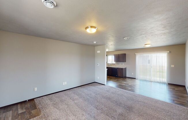 2 beds, 2 baths, 1,275 sqft, $1,635, Unit 591-04