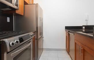 2 beds, 1 bath, $4,795, Unit 40