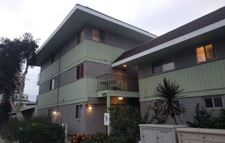 1 bed, 1 bath, 400 sqft, $1,725, Unit 12