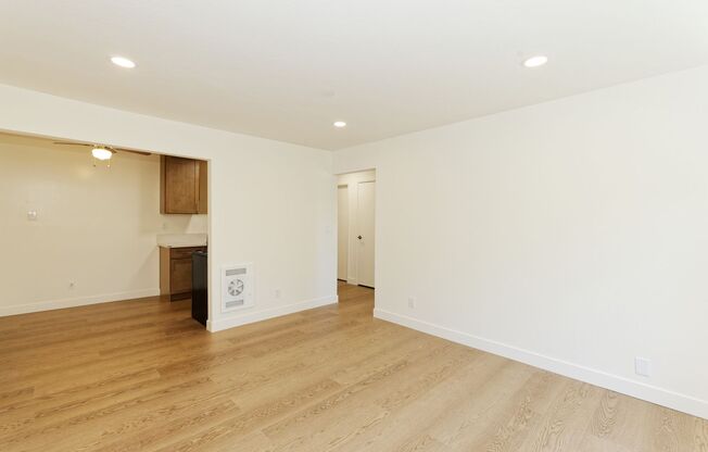 1 bed, 1 bath, 565 sqft, $2,095, Unit 210