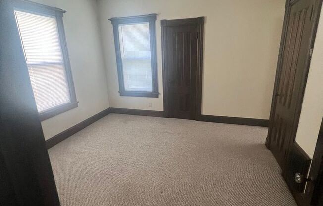 2 beds, 1 bath, $1,495