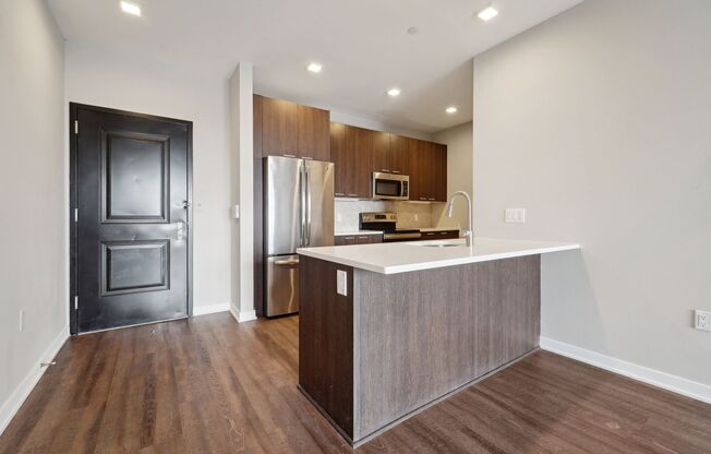 2 beds, 2 baths, 1,093 sqft, $3,005, Unit 200
