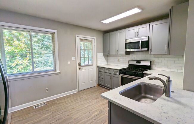 3906 Lexington