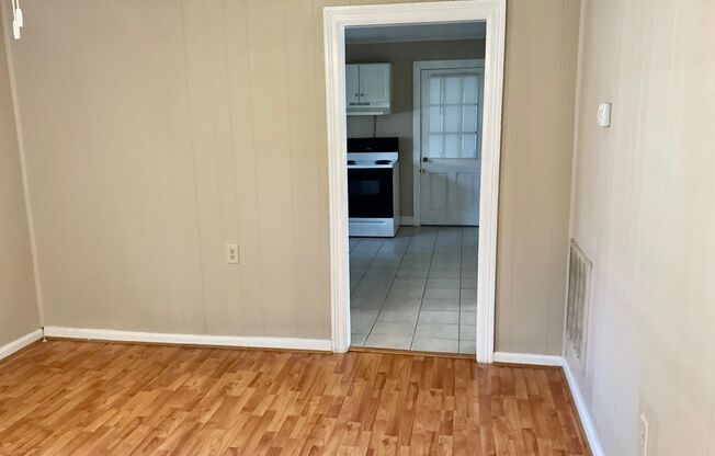 2 beds, 1 bath, $975