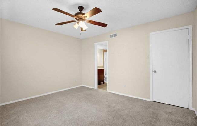 2 Bedroom, 2 Bath Condo Near Greenville Ave